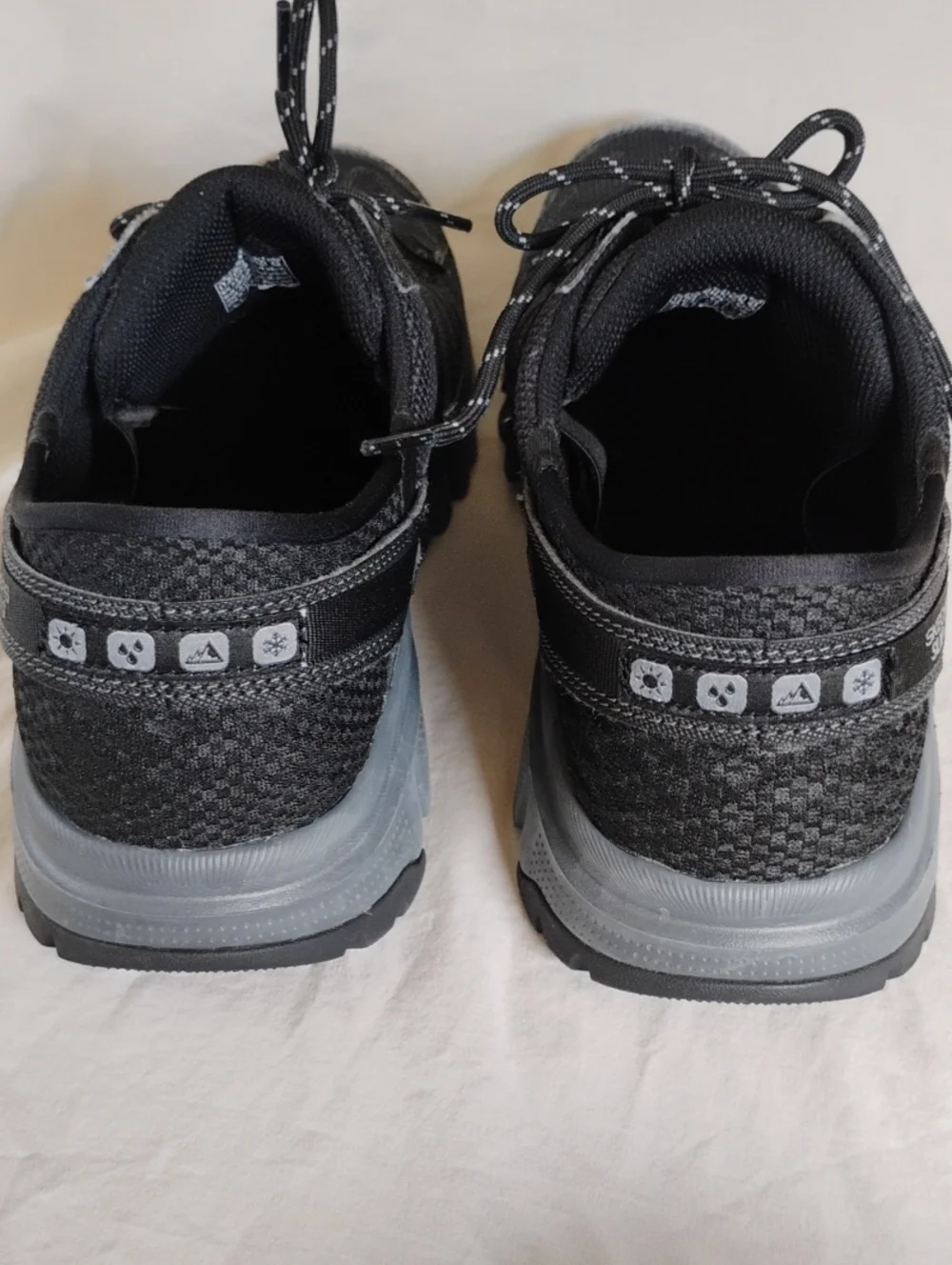 Skechers Men's Black Sz 11.5 Slip-ins Air-Cooled Memory Foam Summits AT